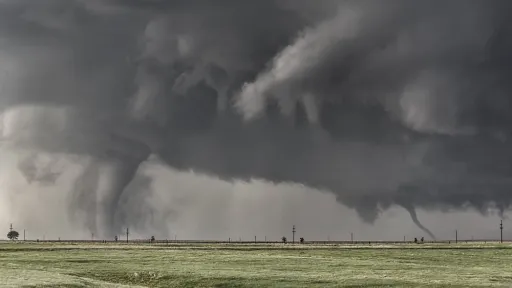 If you feel it, chase it: using seismic signals to detect tornadoes